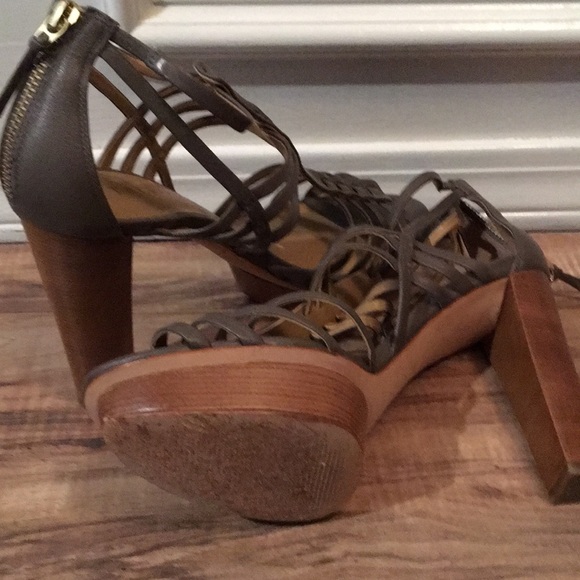 Talbots strapping heels Women 8.5 Grey - Picture 2 of 2